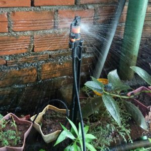 Béc tưới gốc bù áp - đủ chân cắm